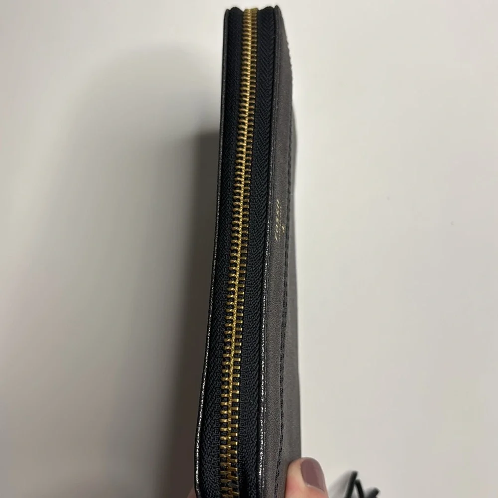 Fossil Tara clutch in metallic with tassel zipper pull - Picture 7 of 11